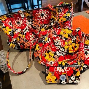 Like NEW Vera Bradley Travel Set